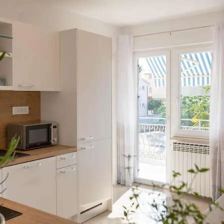 Apartment Newly Renovated Sirius