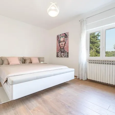Newly Renovated Sirius Porec