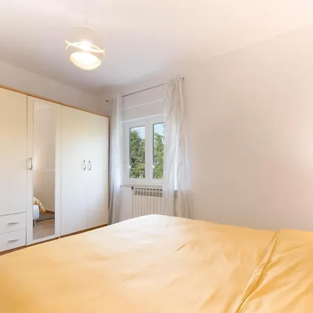 Newly Renovated Sirius Apartment